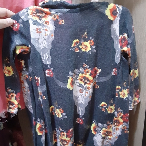 ๐2/$15๐ Cow Skull Duster - Picture 2 of 2